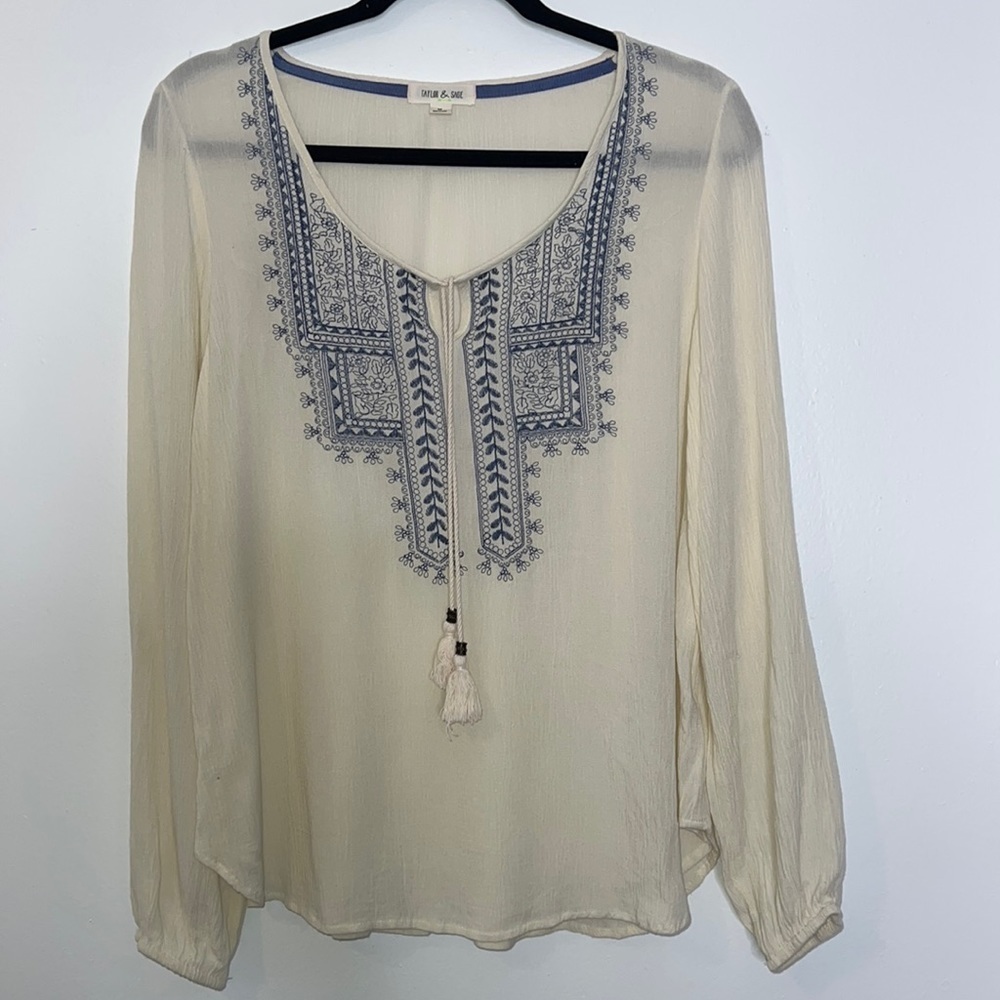 Taylor & Sage Cream Lace Top Size Medium - Picture 1 of 5